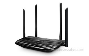Router TP-Link Archer C6 negro con sus cuatro antenas